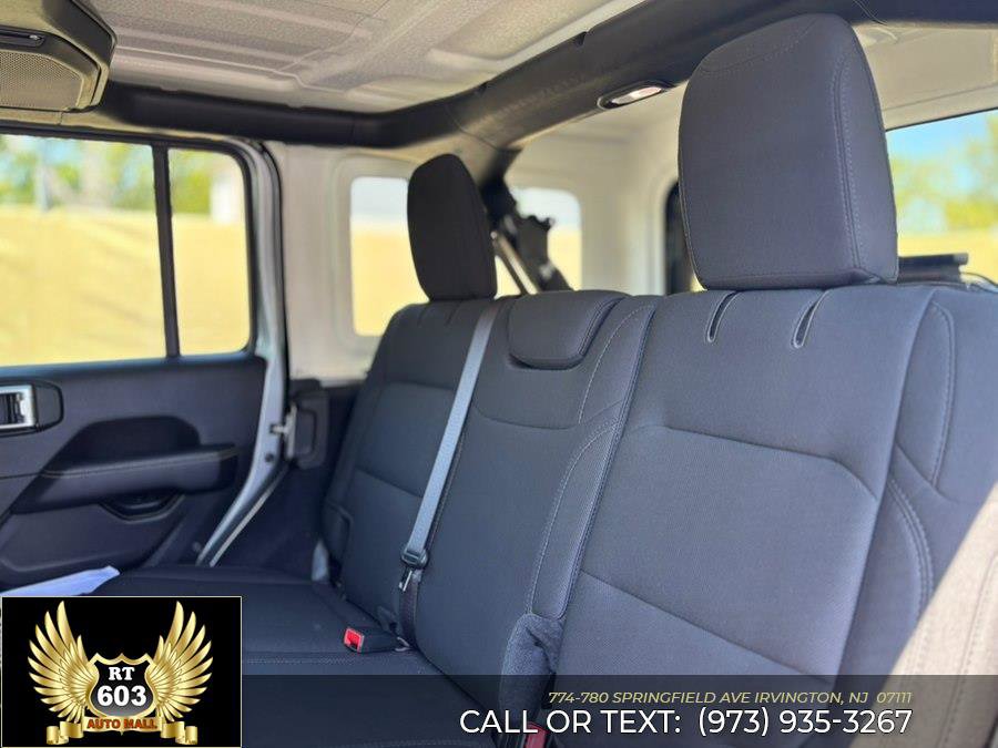 Used 2020 Jeep Wrangler Unlimited Sahara w/ Cold Weather Group AWD/4WD image 7