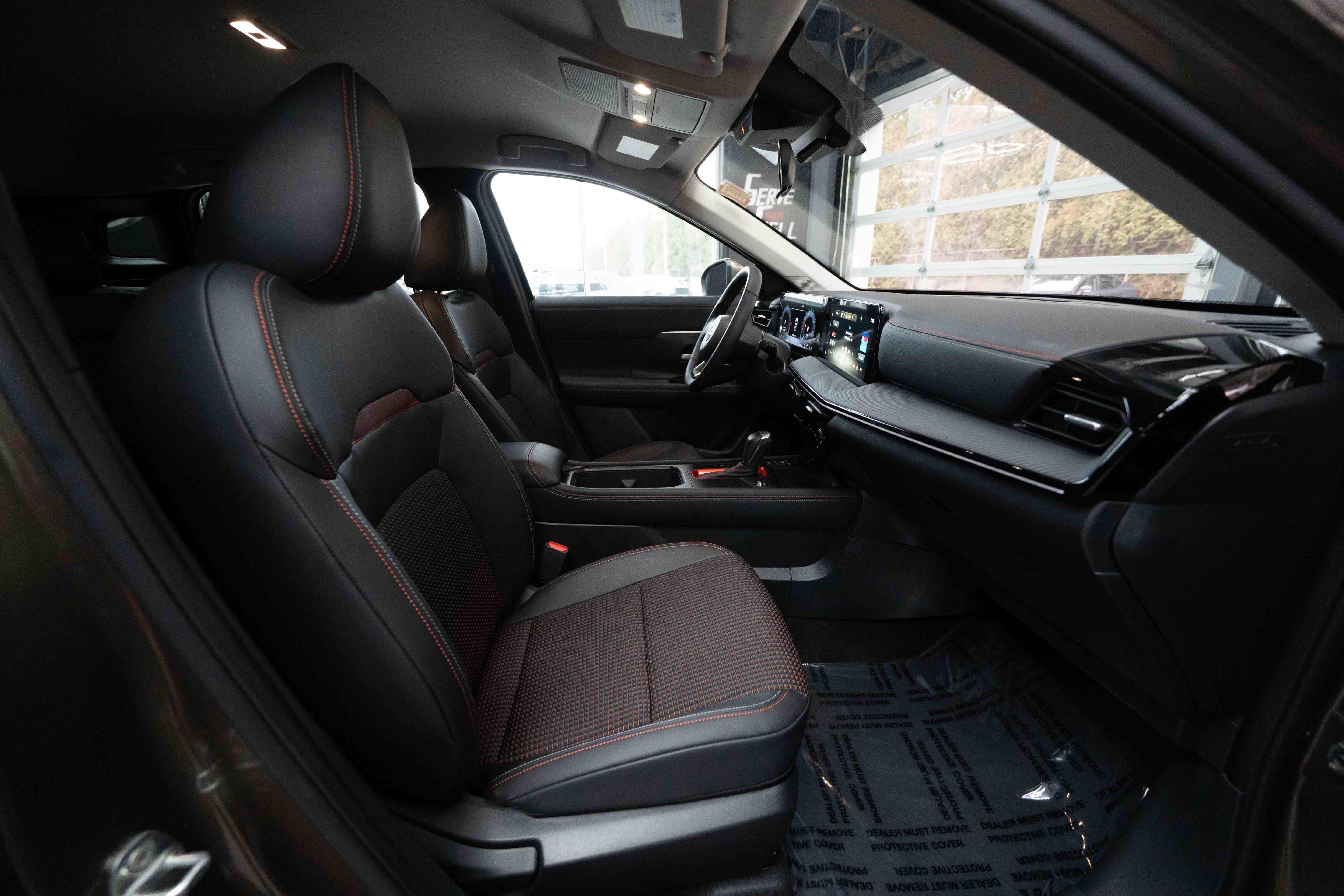 Used 2025 Nissan Kicks SR image 27