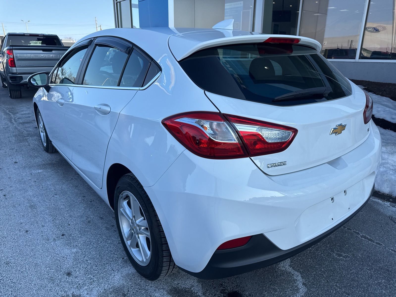 Used 2018 Chevrolet Cruze LT w/ Convenience Package image 8