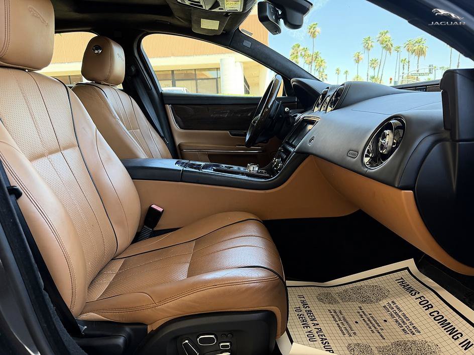 Used 2011 Jaguar XJ Supercharged RWD image 11