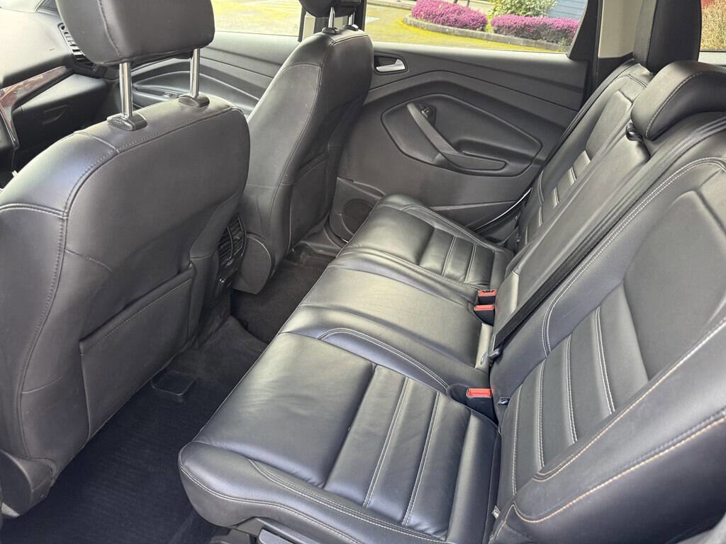 Used 2019 Ford Escape Titanium image 17