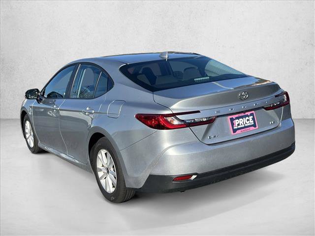 Used 2025 Toyota Camry LE image 7