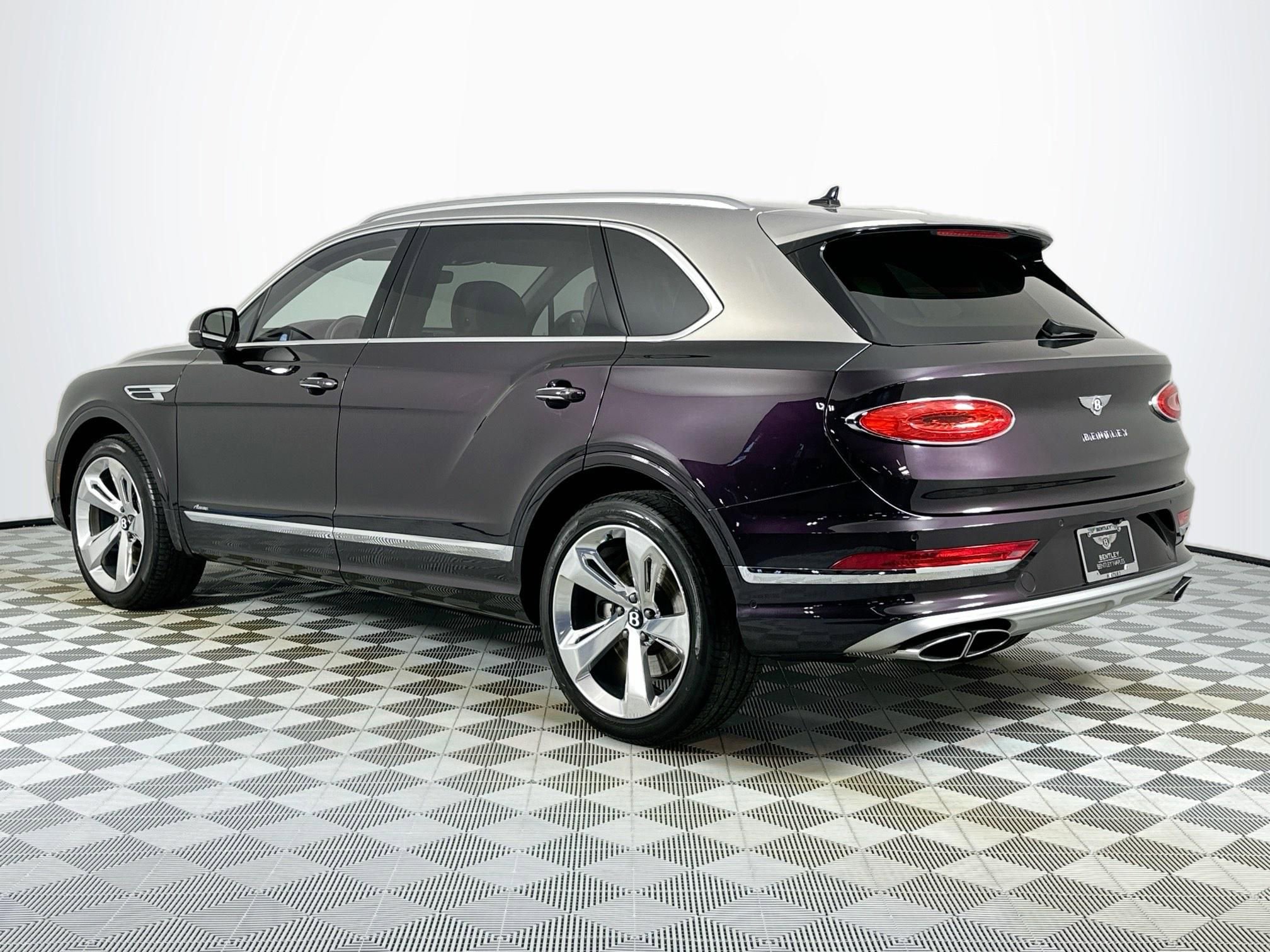 Used 2023 Bentley Bentayga Extended Wheelbase image 3