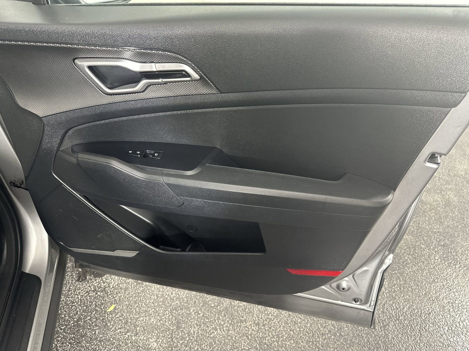 Used 2023 Kia Sportage LX image 32