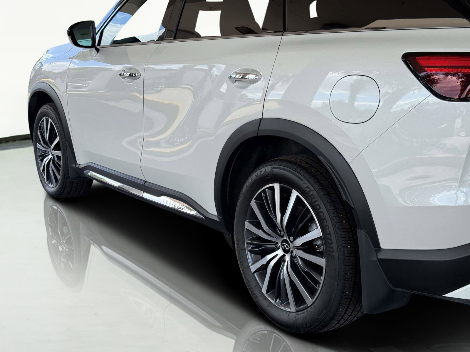 Used 2025 INFINITI QX60 Autograph image 24