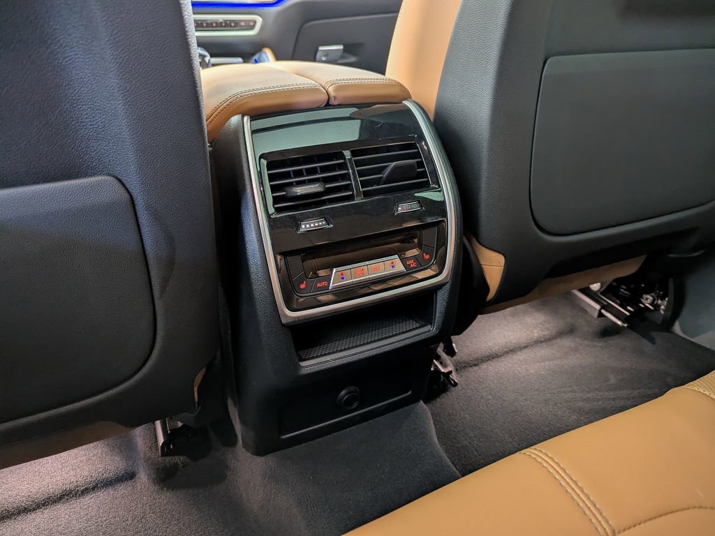 Certified 2023 BMW X6 xDrive40i w/ Climate Comfort Package image 48