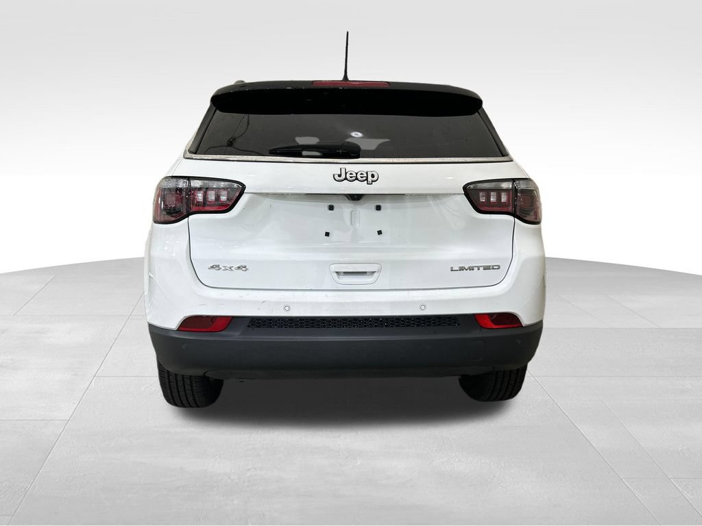 Used 2025 Jeep Compass Limited AWD/4WD image 4