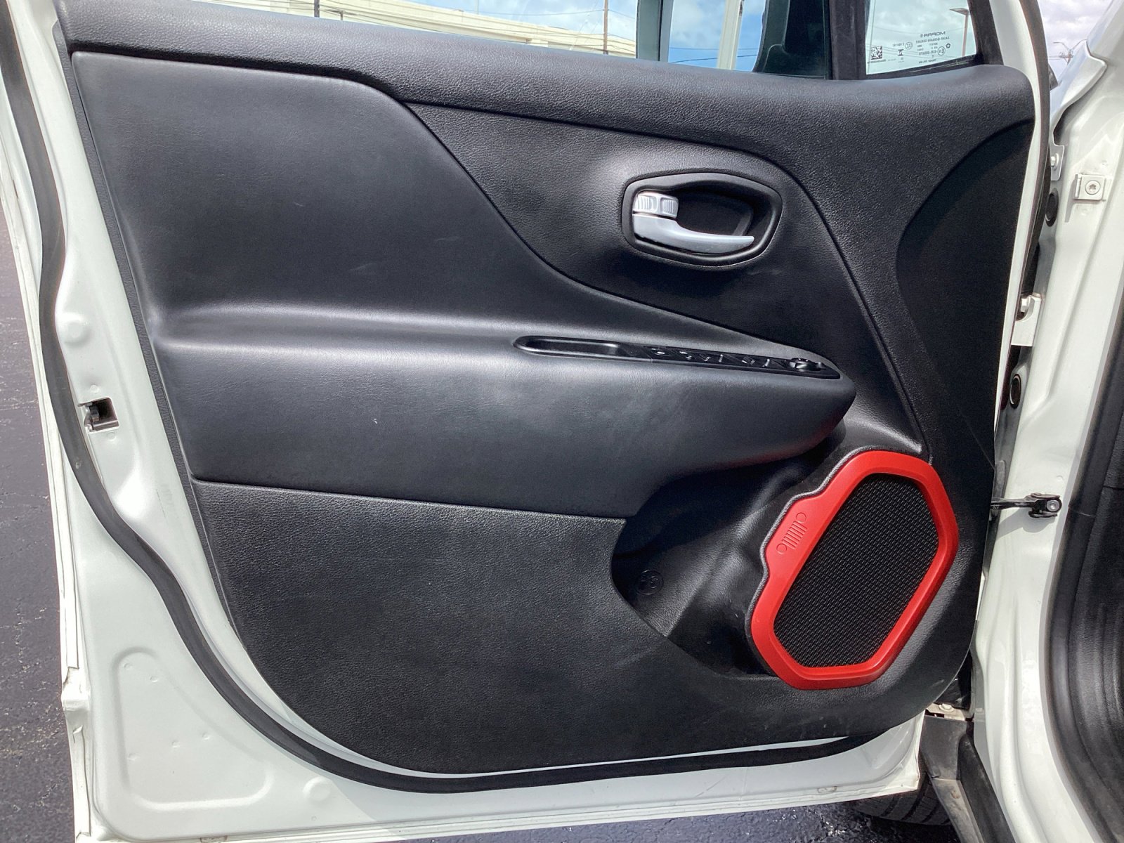 Used 2023 Jeep Renegade Trailhawk AWD/4WD image 29