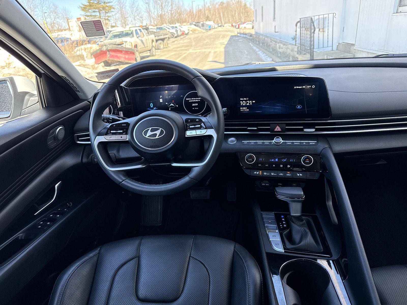 Used 2024 Hyundai Elantra Limited image 14