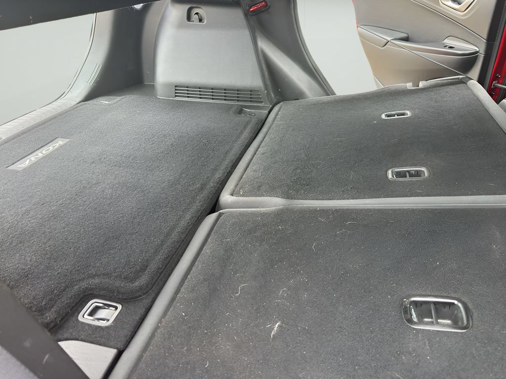 Used 2021 Hyundai Kona Limited w/ Cargo Package FWD image 14