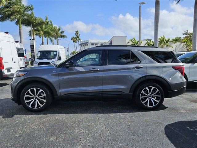 Used 2022 Ford Explorer ST-Line RWD image 3