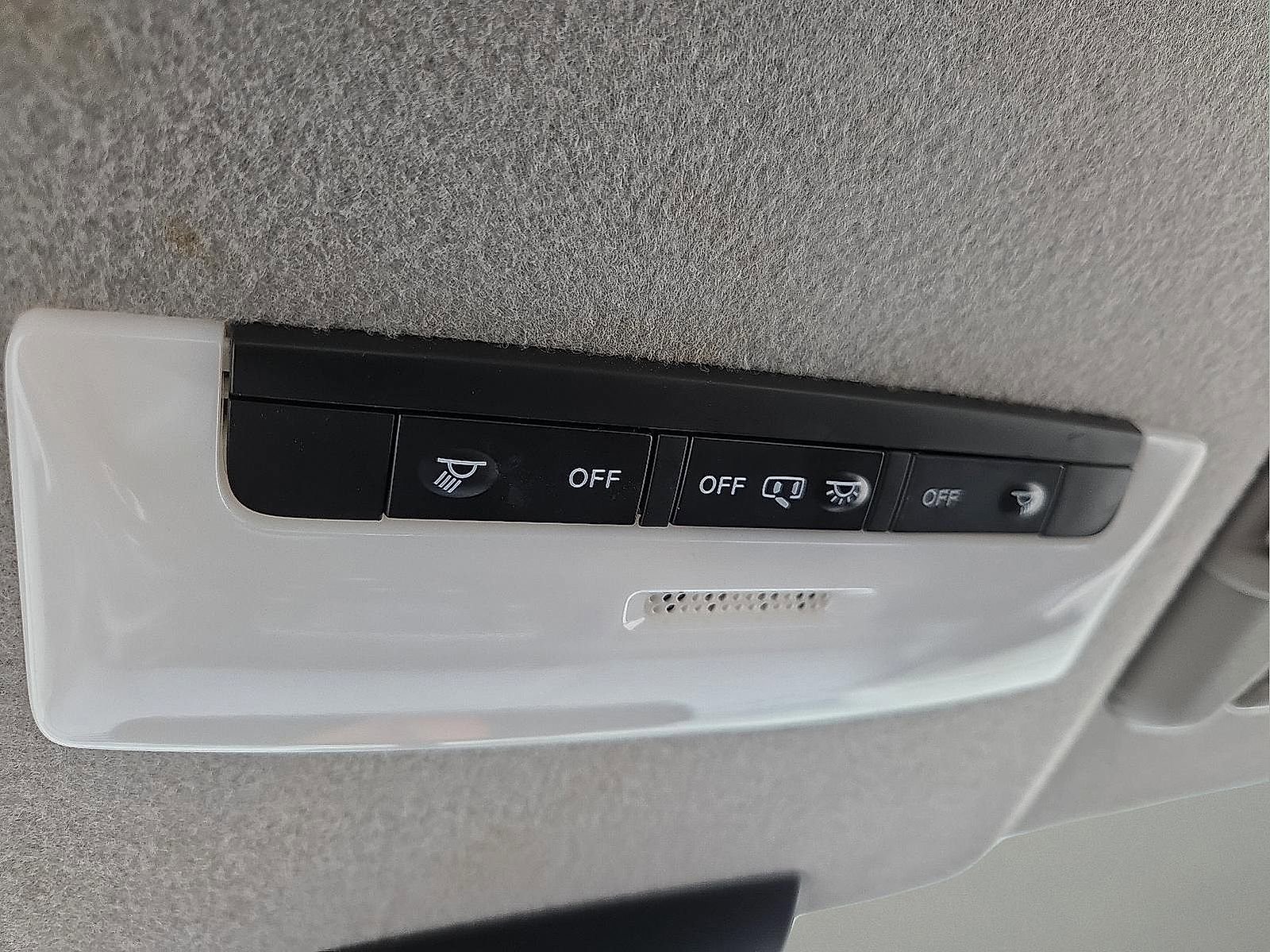 Used 2023 Nissan Kicks S FWD image 22