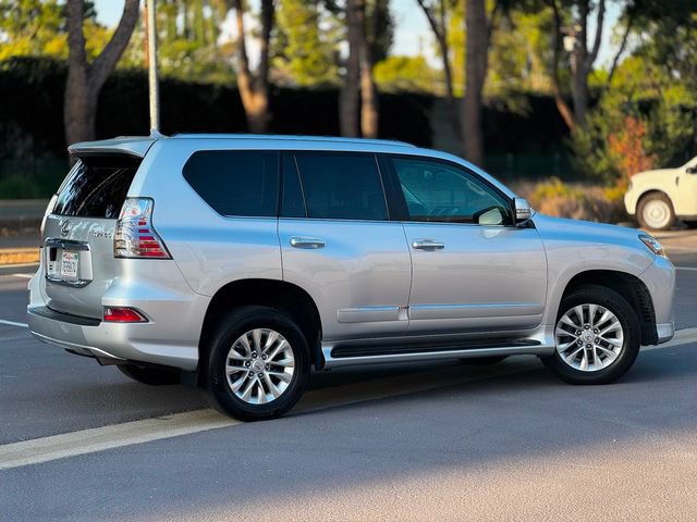 Used 2014 Lexus GX 460 w/ Premium Package AWD/4WD image 18