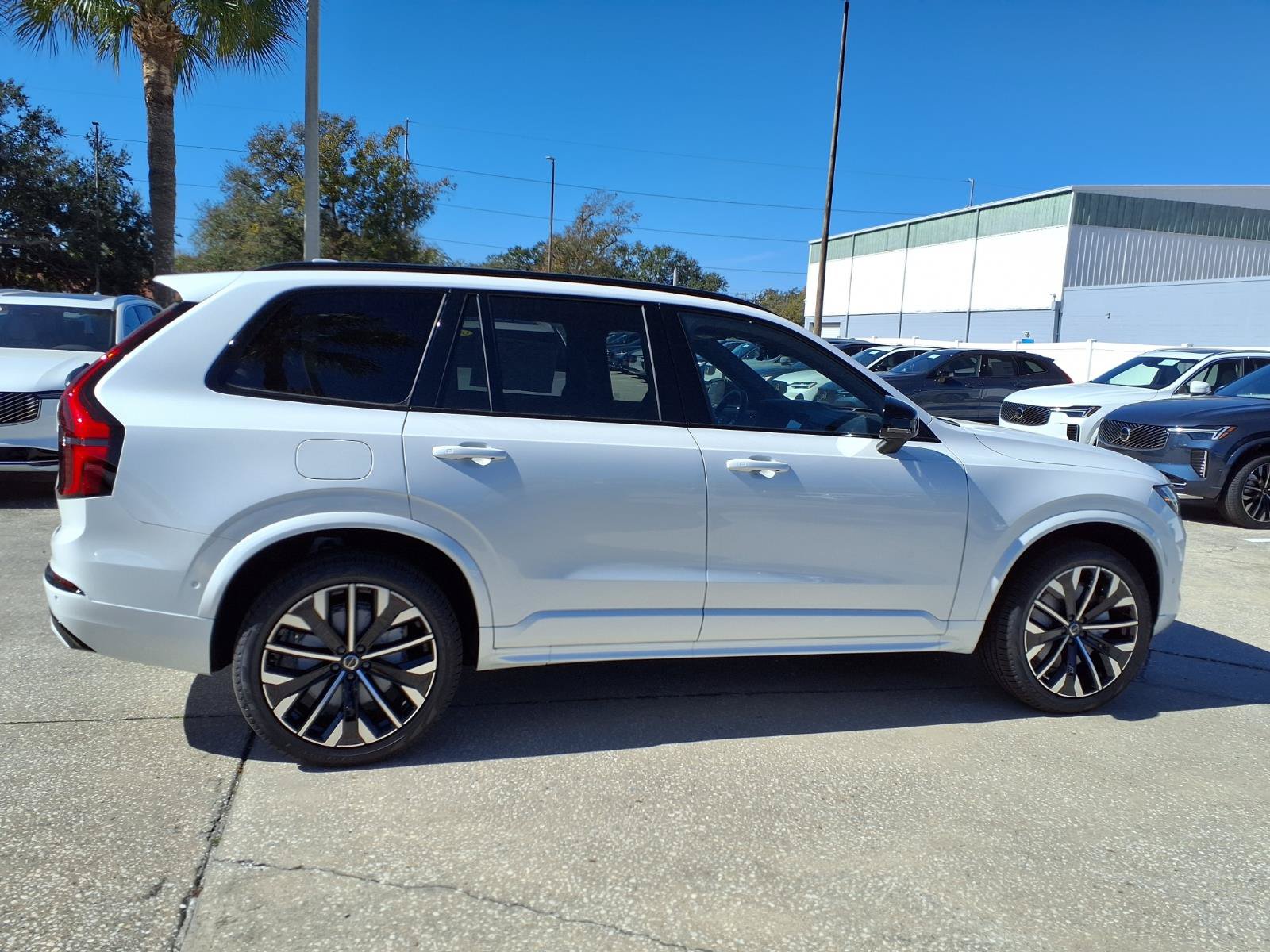 New 2026 Volvo XC90 B6 Ultra w/ Protection Package Premier AWD/4WD image 8