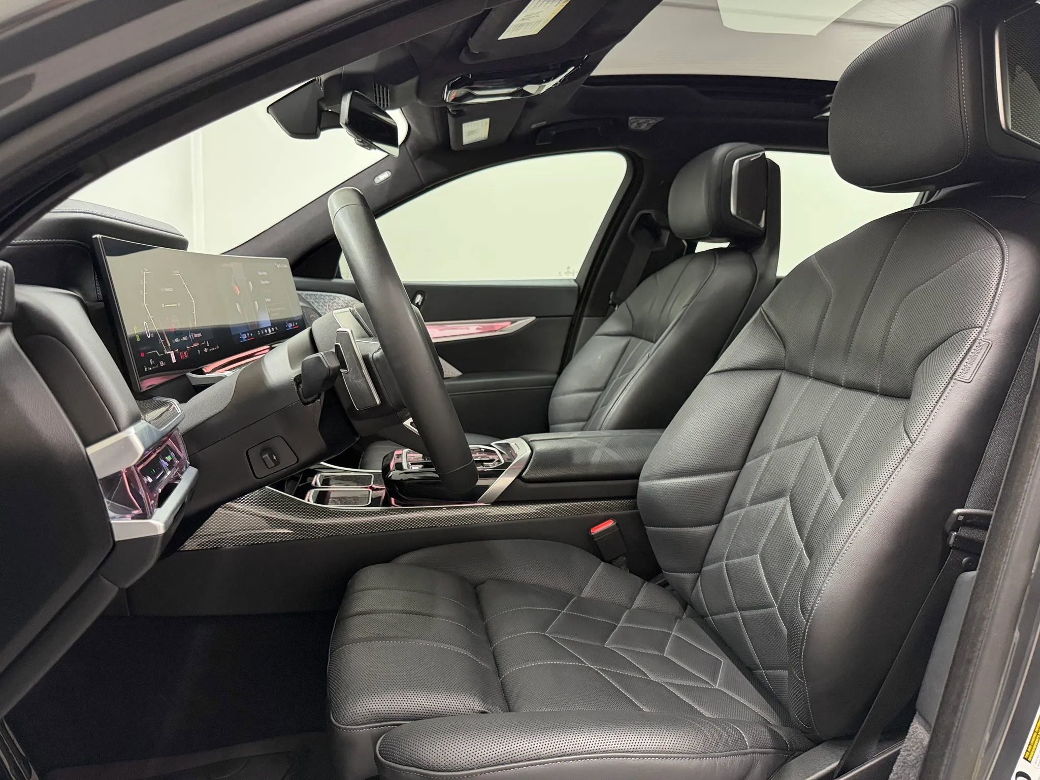 Used 2024 BMW 760i xDrive AWD/4WD image 13