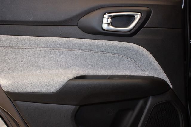 Used 2022 Jeep Compass Latitude image 17