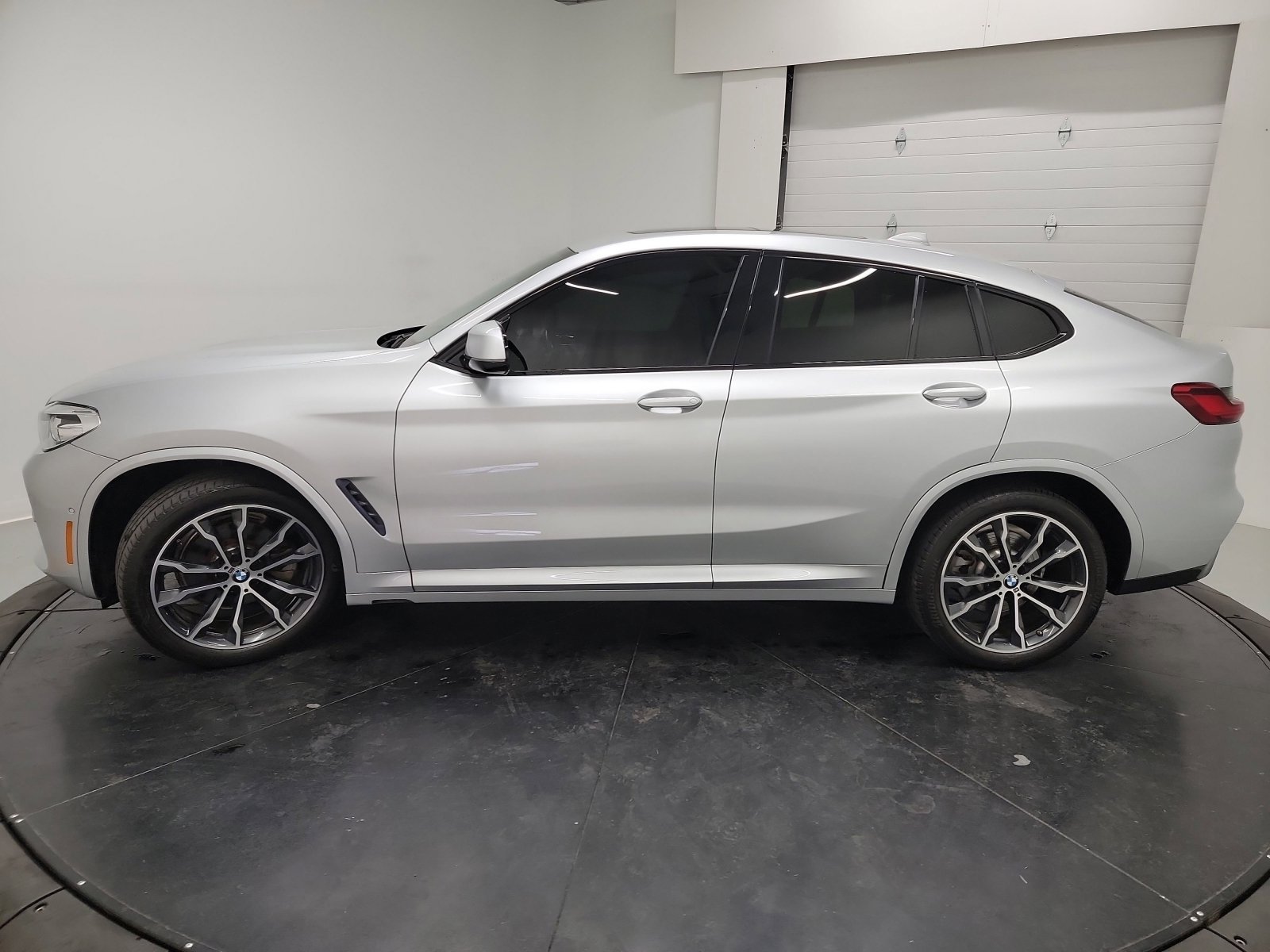 Used 2021 BMW X4 xDrive30i w/ M Sport Package image 4