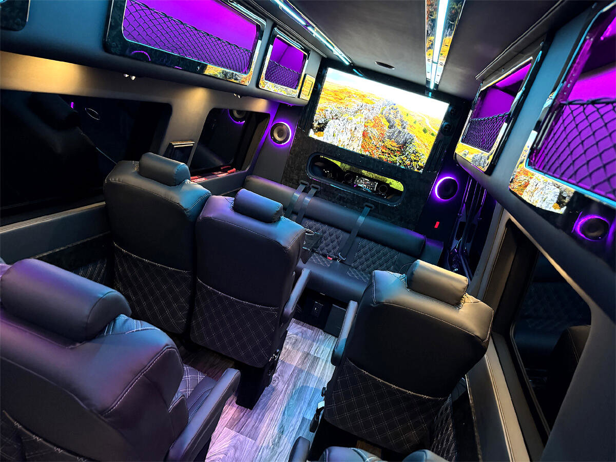 Used 2024 Mercedes-Benz Sprinter 3500 image 5