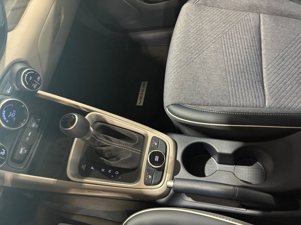 New 2026 Hyundai Venue SEL FWD image 27
