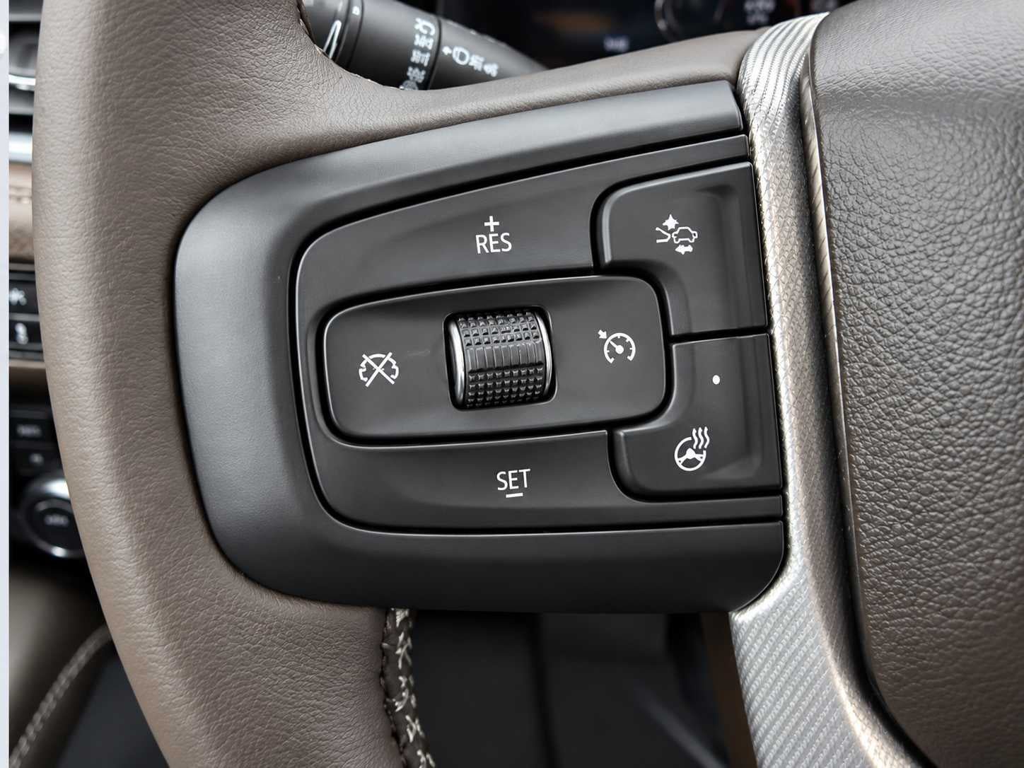 Used 2023 GMC Yukon Denali AWD/4WD image 16