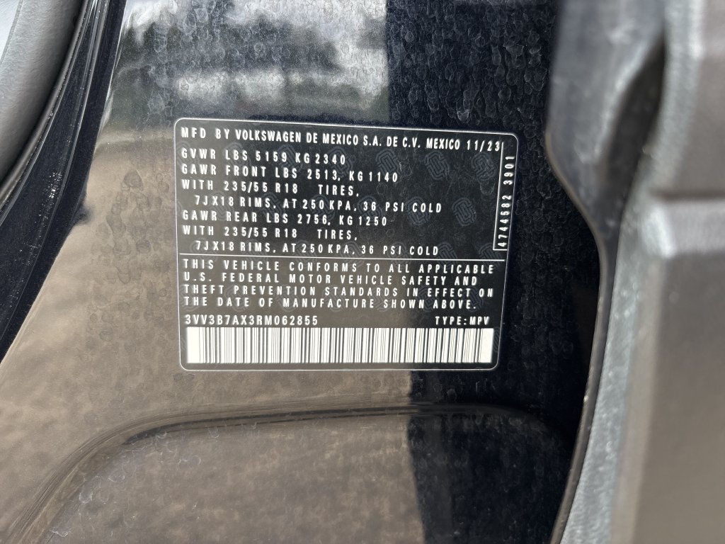 Used 2024 Volkswagen Tiguan SE FWD image 31