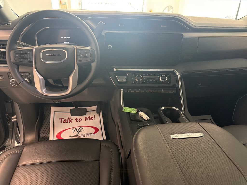Used 2025 GMC Sierra 2500 Denali w/ Denali Reserve Package AWD/4WD image 16