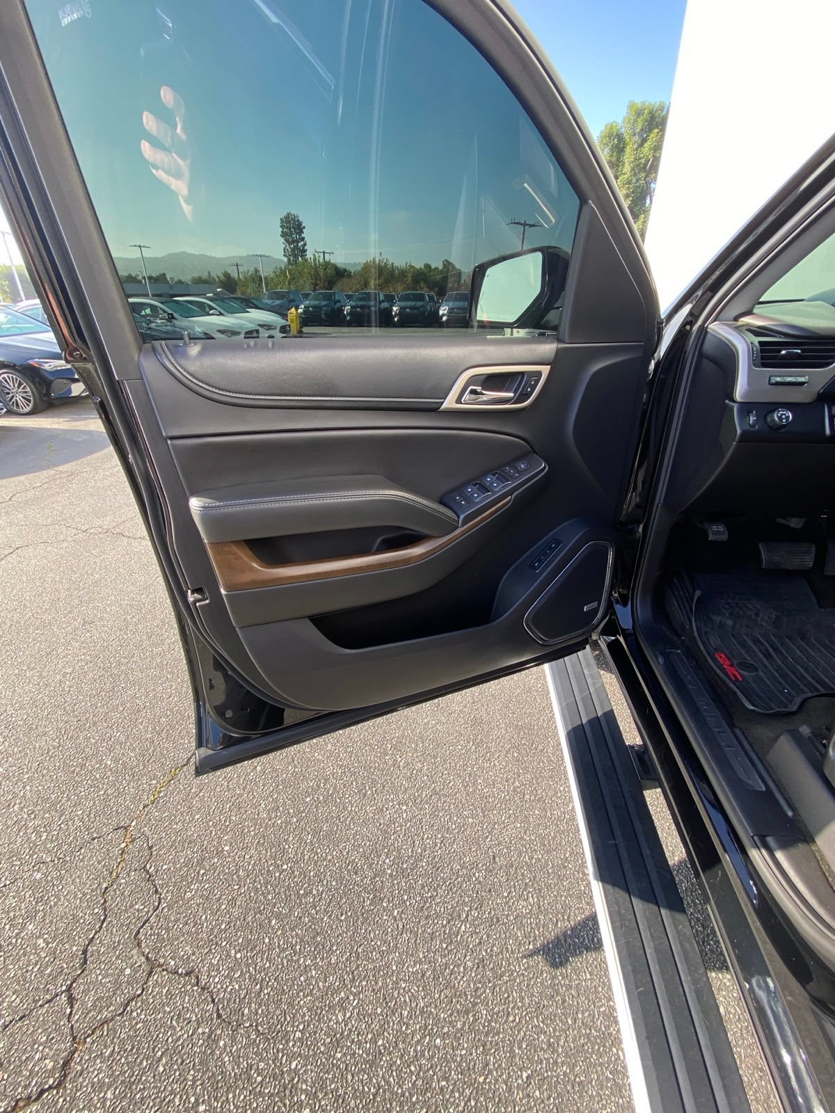 Used 2018 GMC Yukon XL Denali w/ Denali Ultimate Package RWD image 9