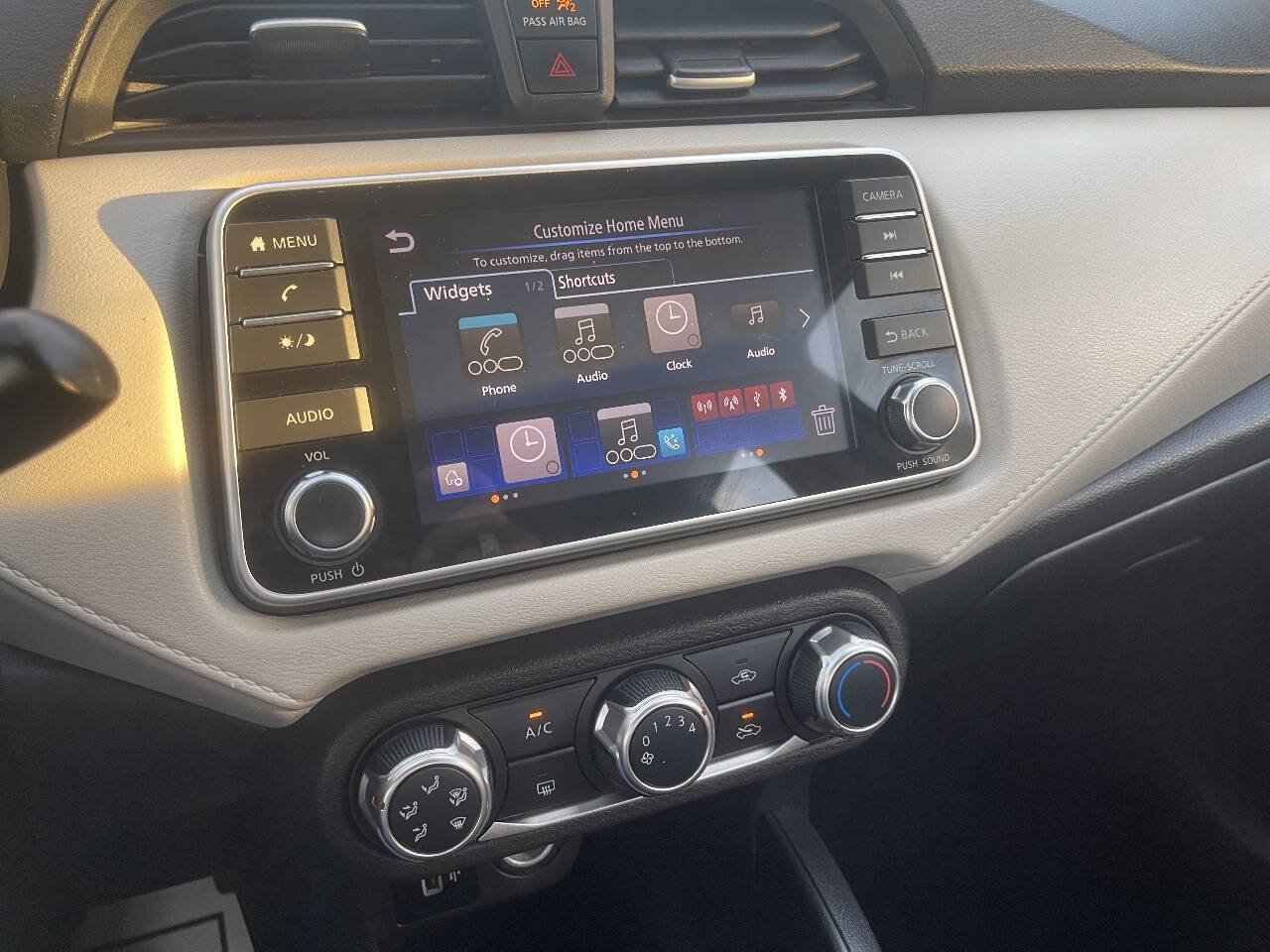 Used 2021 Nissan Versa SV FWD image 15