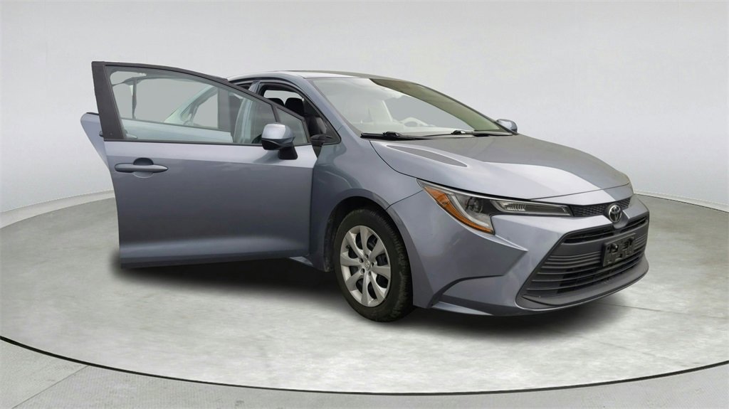 Used 2023 Toyota Corolla LE image 8