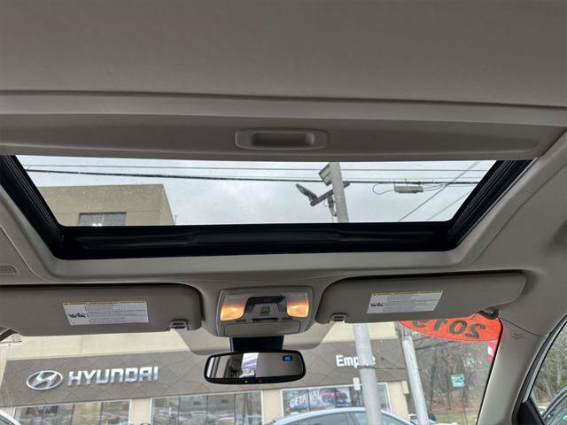 Used 2019 Toyota Sienna XLE image 17