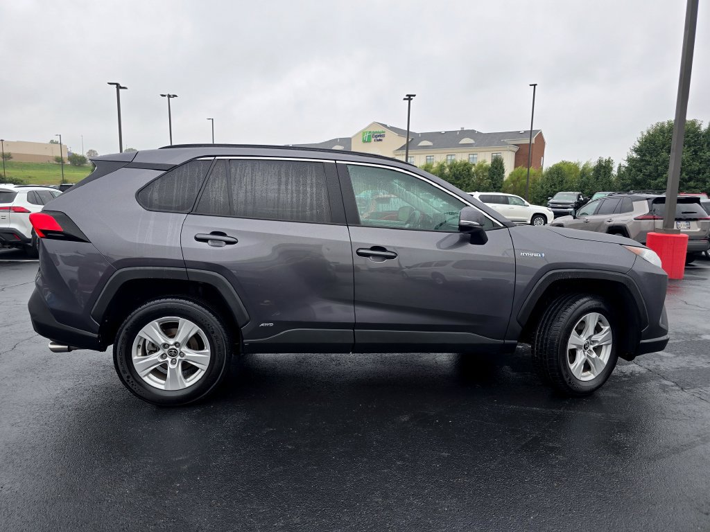 Used 2021 Toyota RAV4 XLE w/ Convenience Package AWD/4WD image 9
