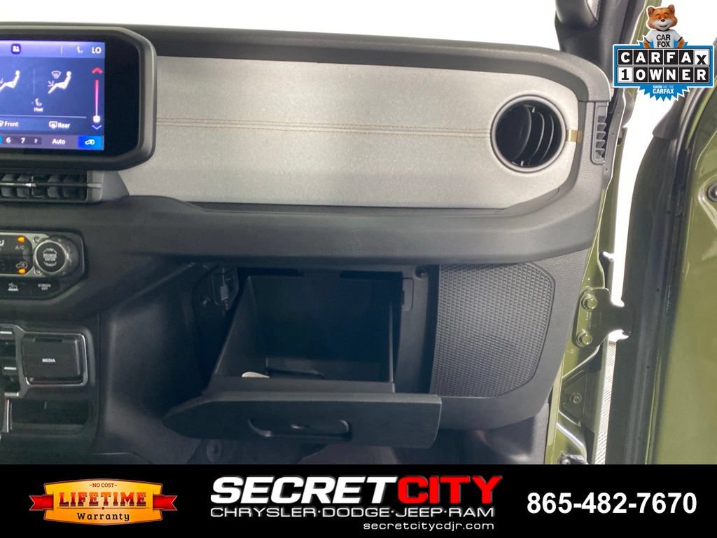 Used 2024 Jeep Wrangler Unlimited AWD/4WD image 32
