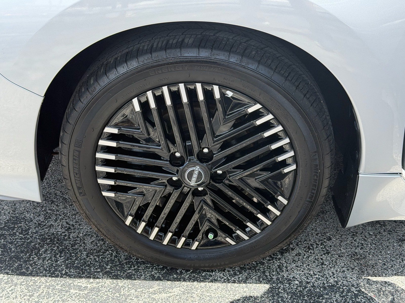 Certified 2024 Nissan Leaf SV Plus FWD image 18