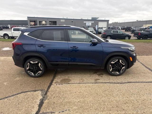 Used 2024 Kia Seltos SX w/ SX Sunroof Package AWD/4WD image 10