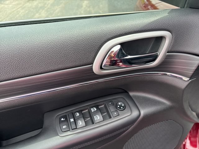Used 2021 Jeep Grand Cherokee Limited w/ Sun & Sound Group AWD/4WD image 19