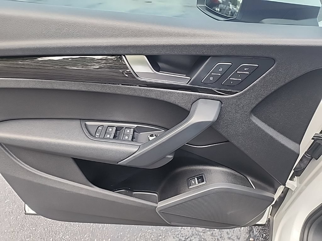 Used 2019 Audi Q5 2.0T Premium w/ Convenience Package AWD/4WD image 10