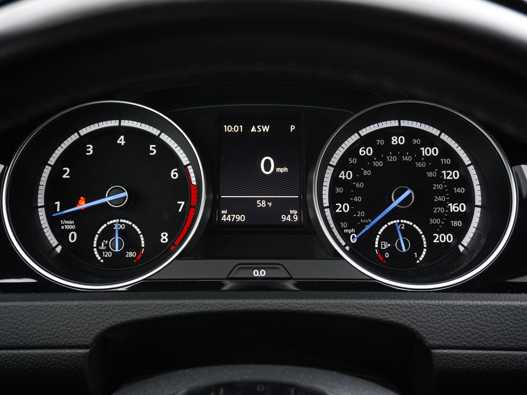 Used 2015 Volkswagen Golf R 4-Door image 21