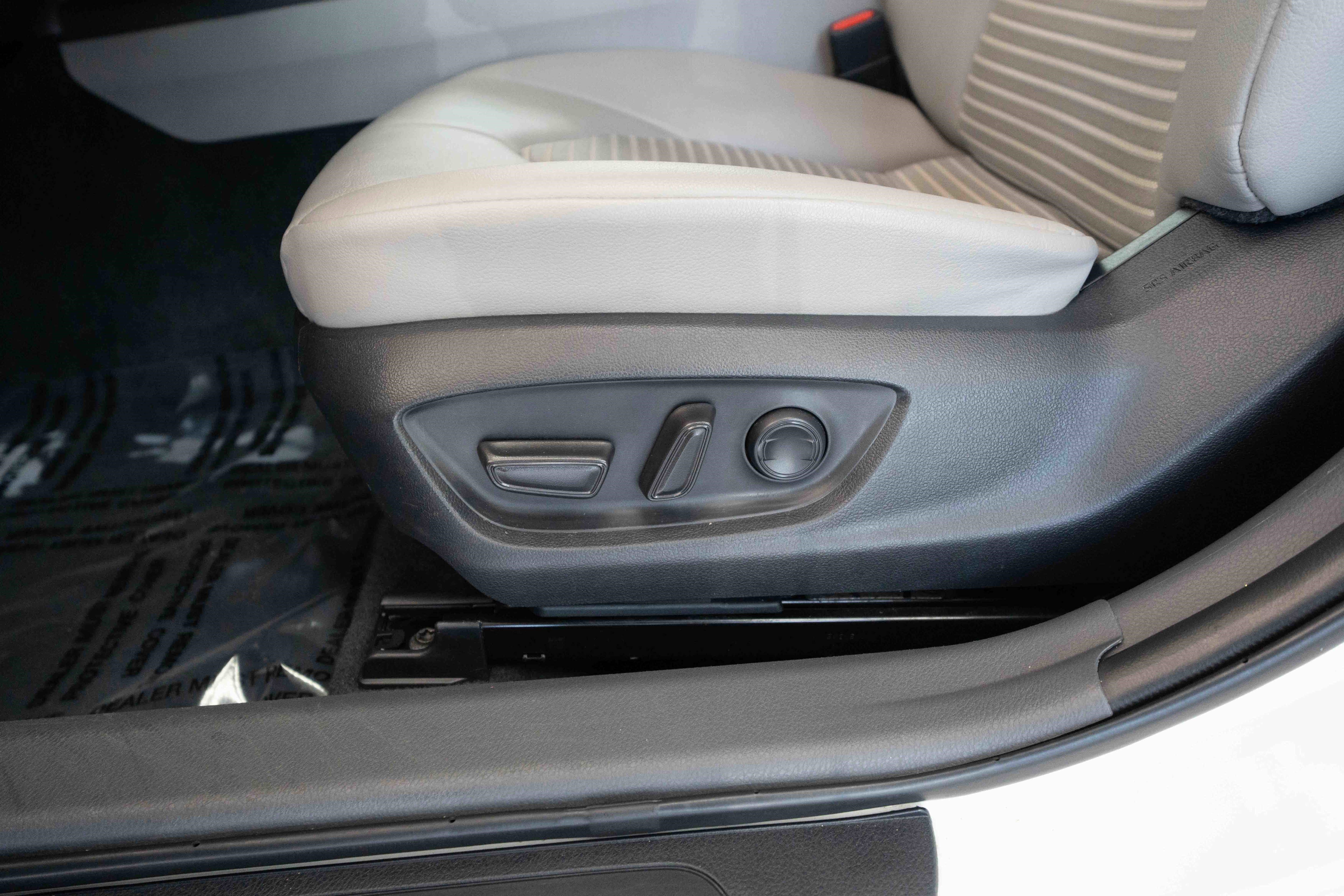 Used 2022 Toyota Camry SE FWD image 12