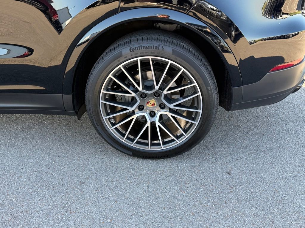 Used 2022 Porsche Cayenne S image 25