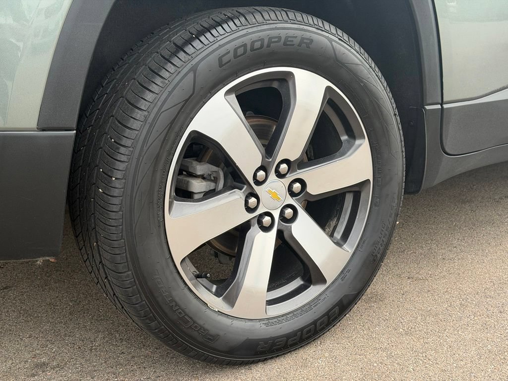 Used 2022 Chevrolet Traverse LT w/ LT Premium Package AWD/4WD image 25