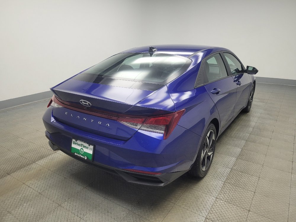 Used 2023 Hyundai Elantra SEL w/ Convenience Package image 9