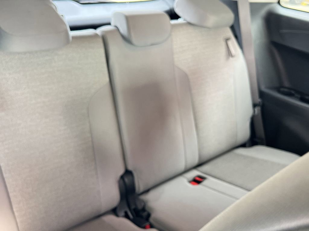 Used 2025 Toyota Sienna LE FWD image 29