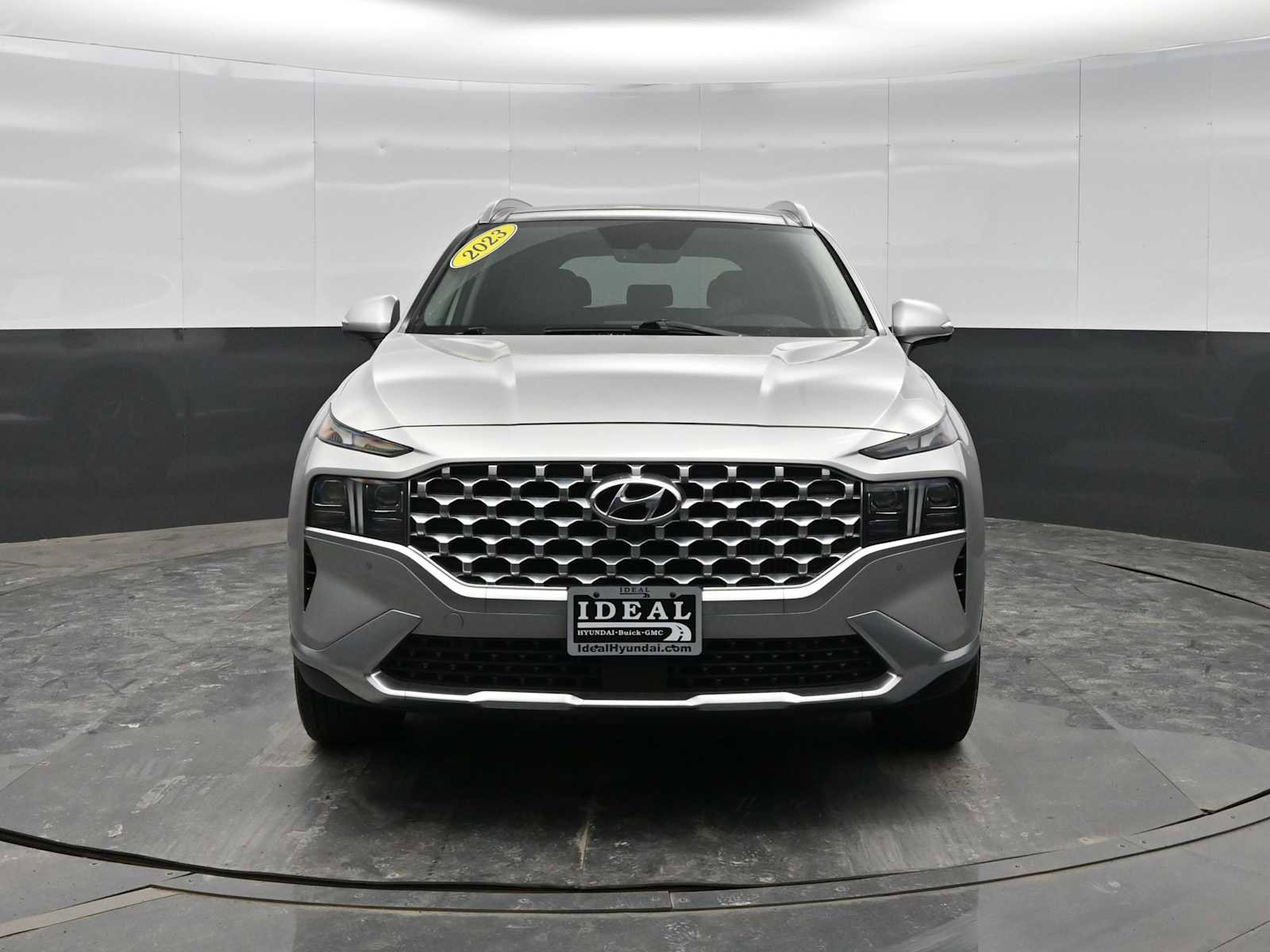 Used 2023 Hyundai Santa Fe Limited image 4