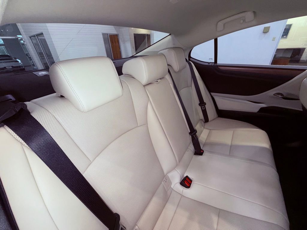 Certified 2025 Lexus ES 350 w/ Premium Package image 14
