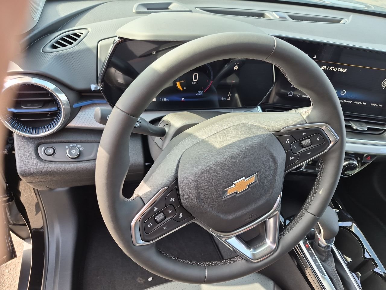 New 2026 Chevrolet Trax LT w/ Driver Confidence Package FWD image 11