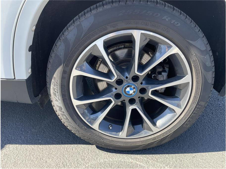 Used 2018 BMW X5 xDrive40e image 21