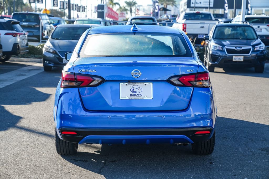 Used 2022 Nissan Versa SV image 6