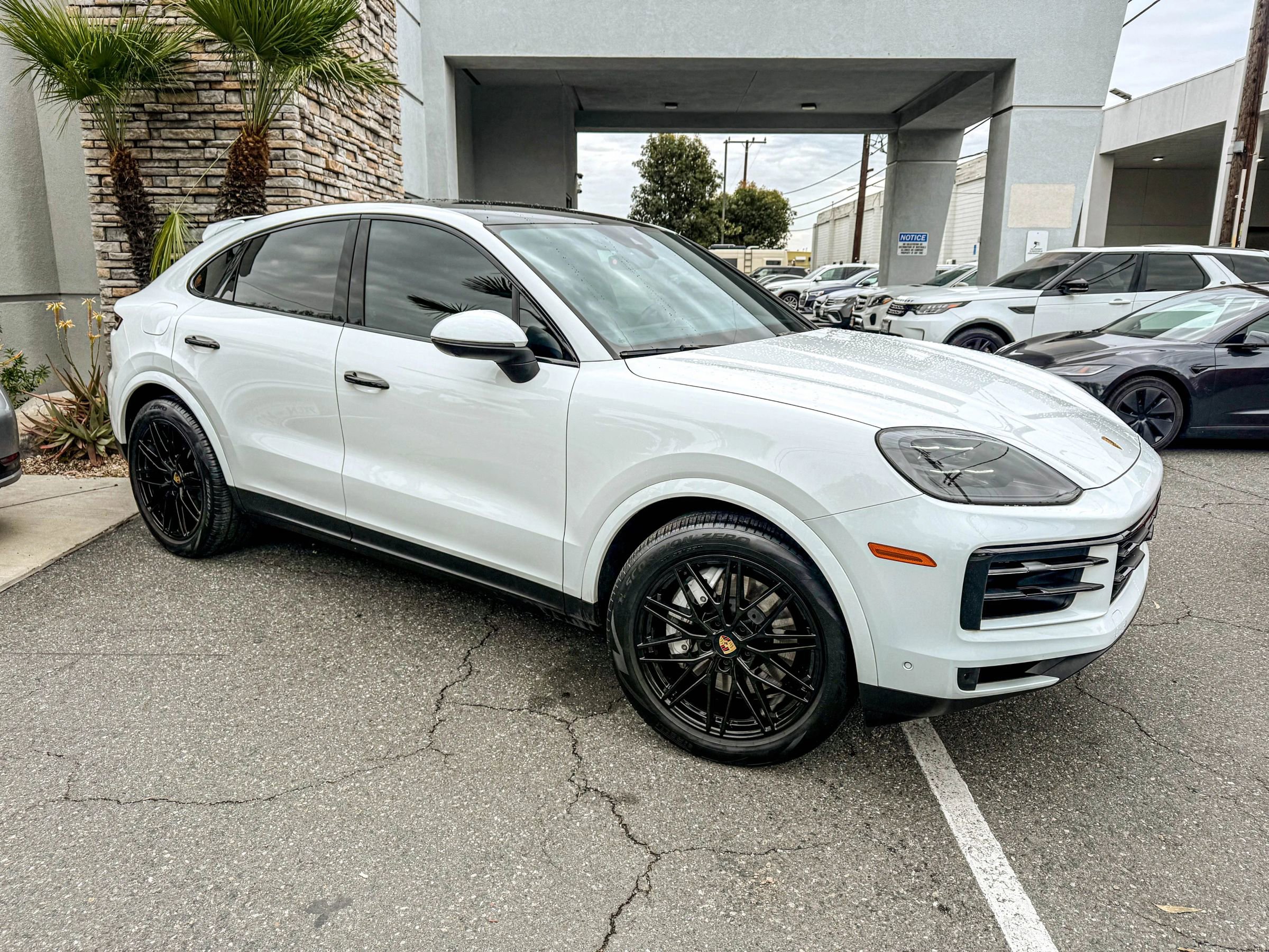 Used 2024 Porsche Cayenne Coupe image 2