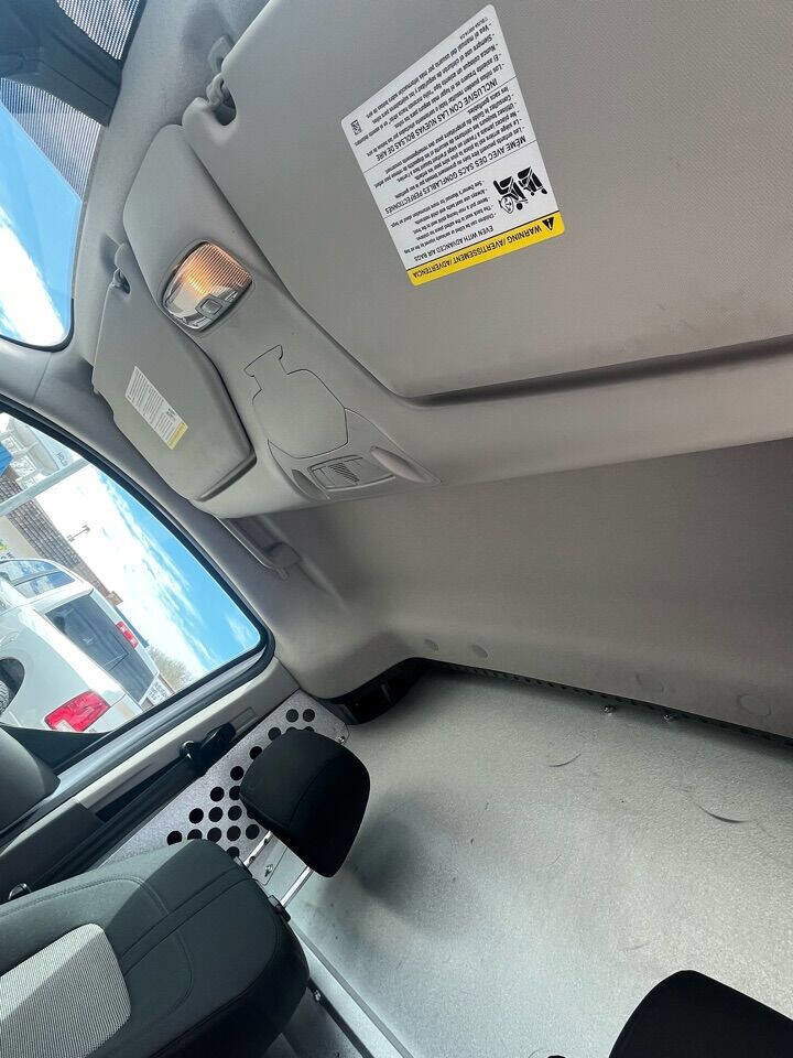 Used 2019 Ford Transit Connect XL image 23