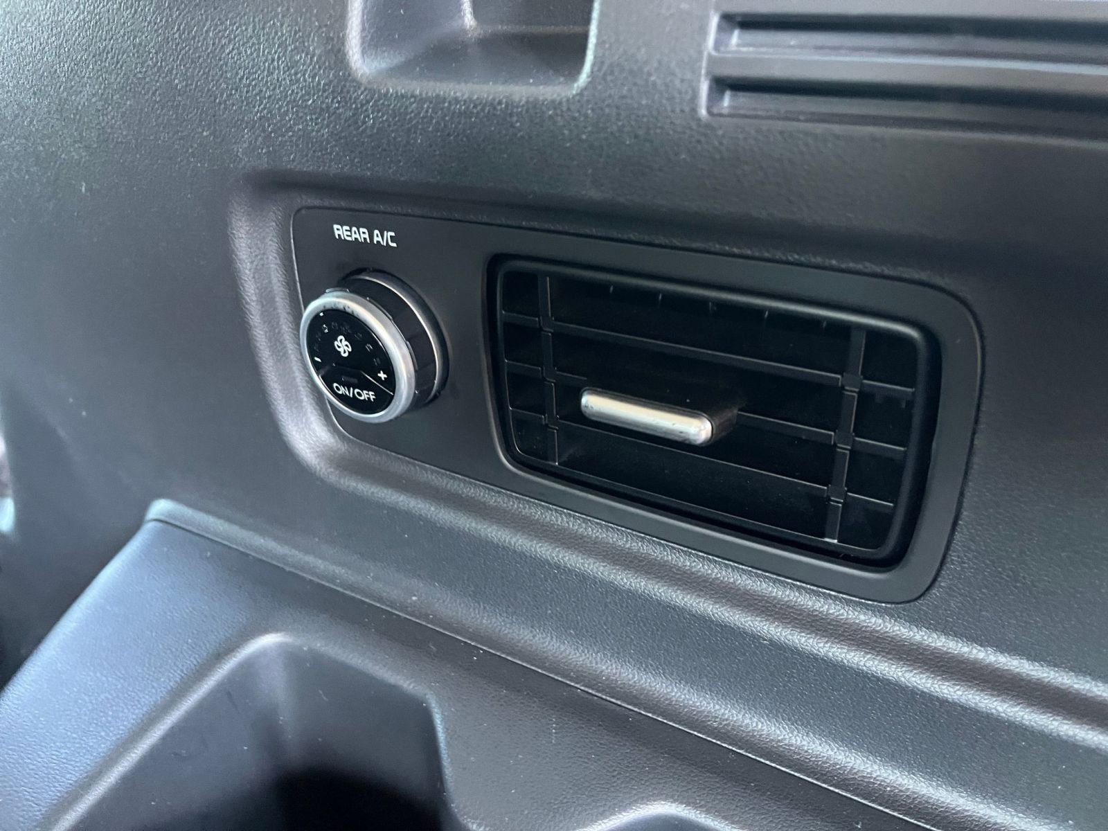 Used 2025 Hyundai Santa Fe SEL image 24